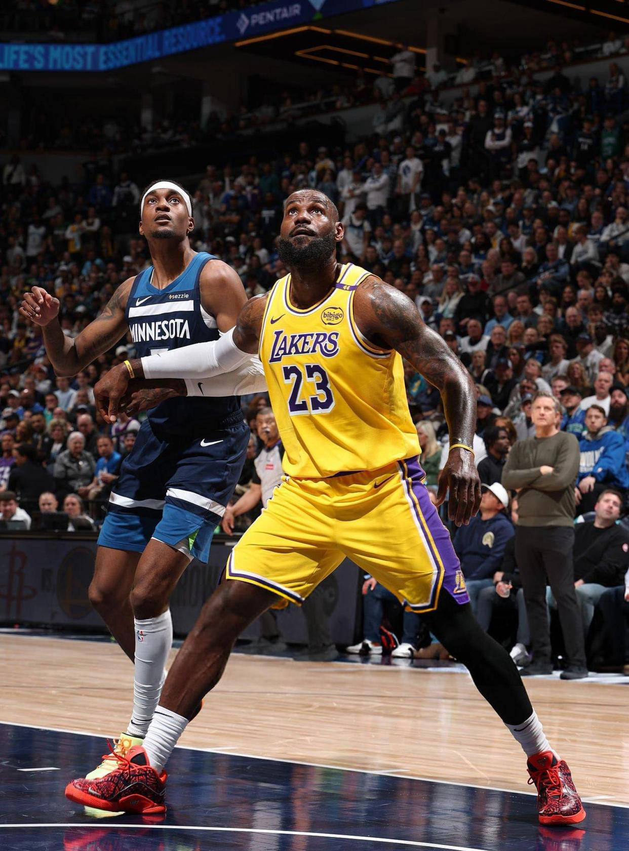 爱游戏-湖人关键时刻失误不断，球队憾负对手，简介但是等级.