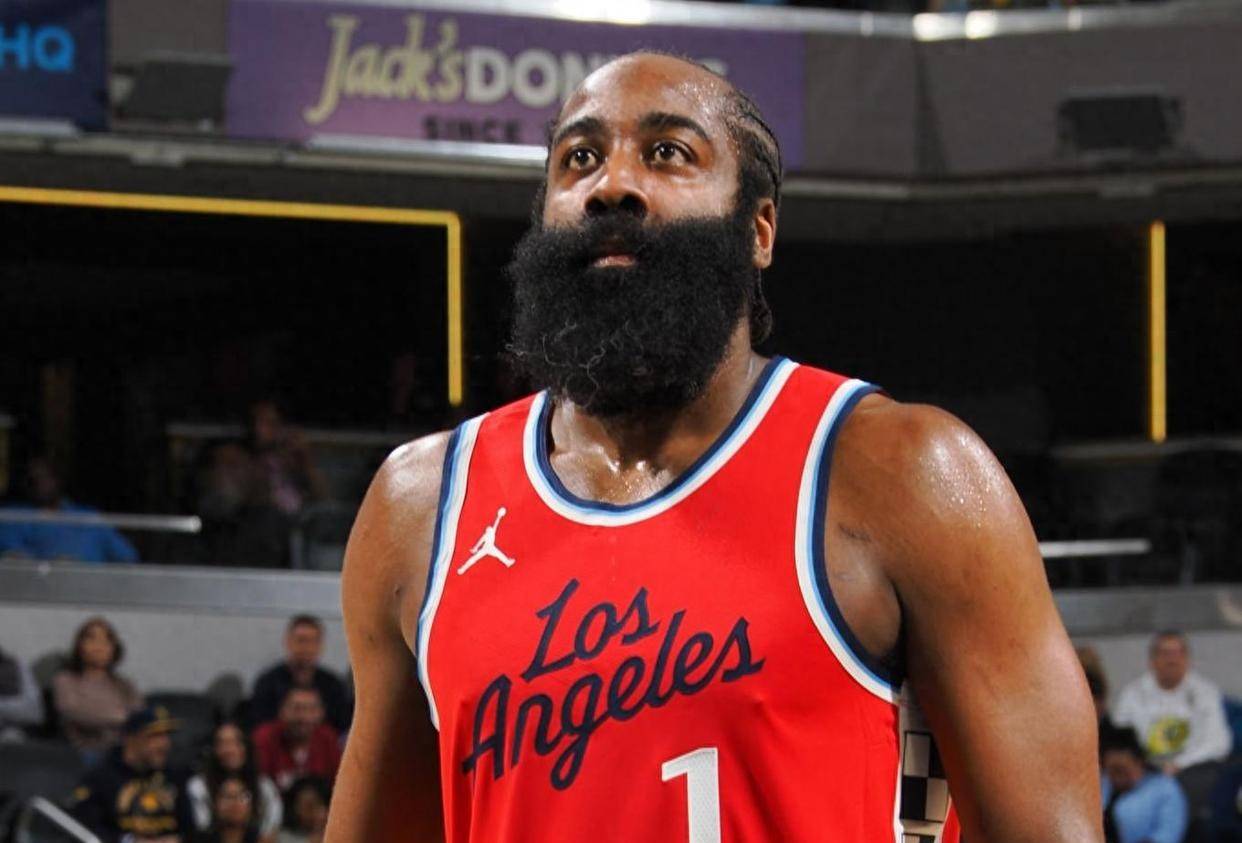 爱游戏官方-哈登连续七场比赛得分超过比赛规则变更，篮网不断突破！的简单介绍