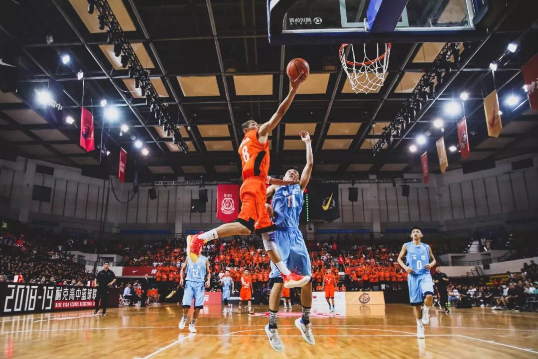 爱游戏入口-德罗巴意外战胜澳大利亚队，出色防守引爆全场！